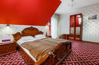 Мотели Everest Ивано-Франковск Двухместный номер Делюкс с 1 кроватью и балконом-7
